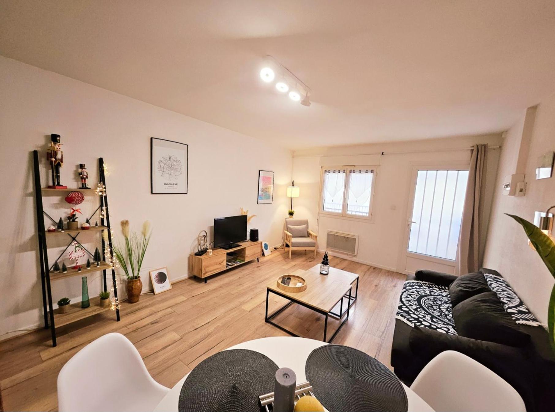 Appartement Cosy Proche Gare - Fibre Optique Et Parking Angouleme Exterior photo
