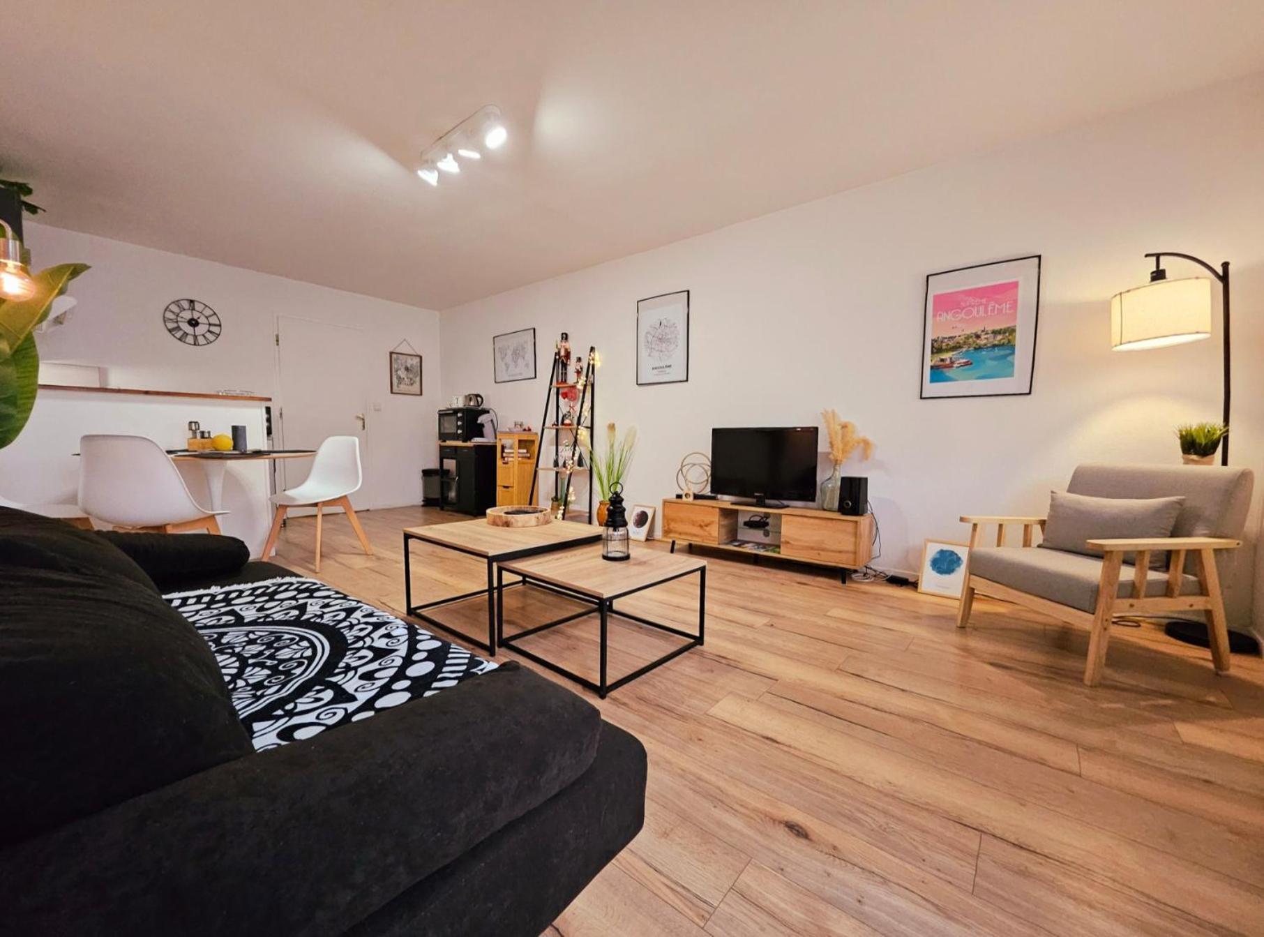 Appartement Cosy Proche Gare - Fibre Optique Et Parking Angouleme Exterior photo